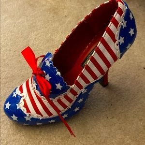 Pin up girl American flag stilletos